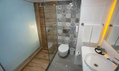 هتل لی بلو کوش آداسی